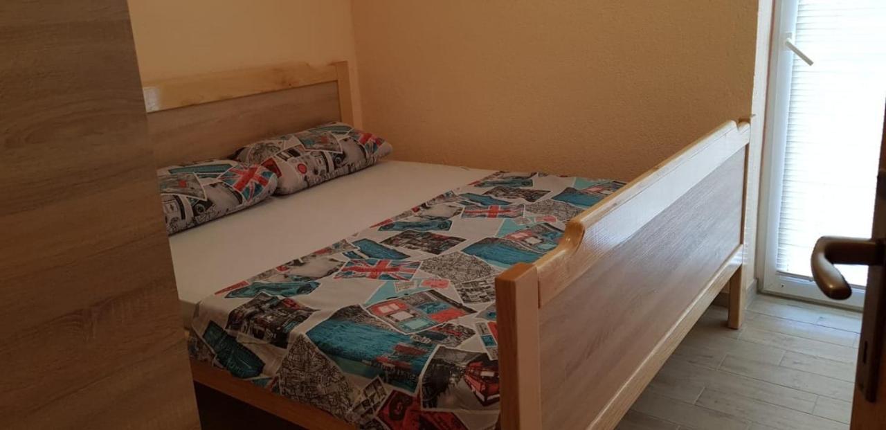 Srecko Apartman Rogoznica  Esterno foto